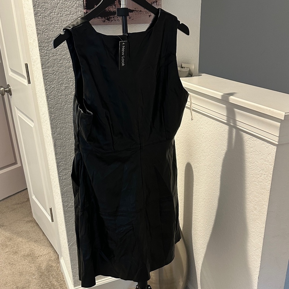 New Look Black Faux Leather Sleeveless Shift Dress with a Pocket - Picture 2 of 7